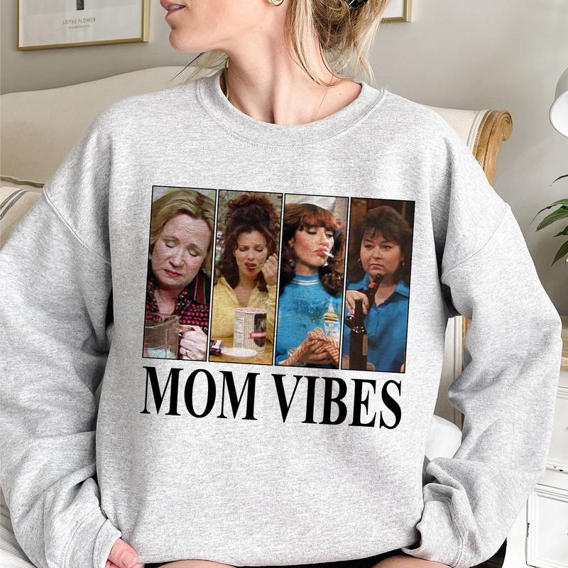 Mom Vibes 70s Retro Graphic T-Shirt/Sweatshirt/Hoodie